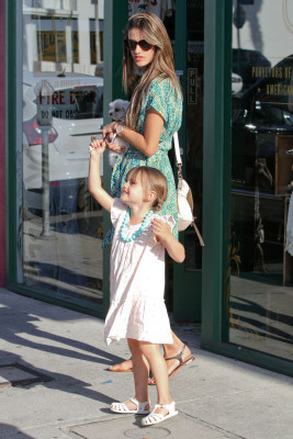 Alessandra Ambrosio pic #597510