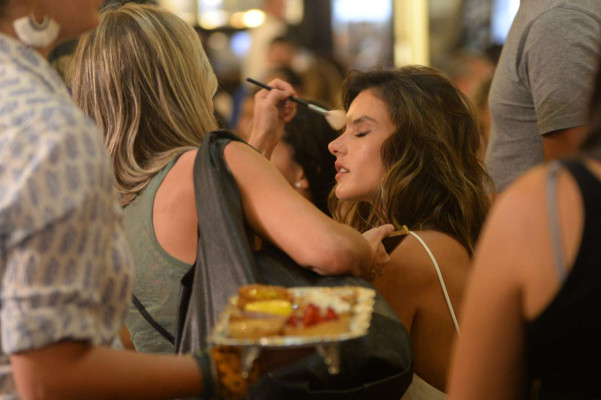 Alessandra Ambrosio pic #870311