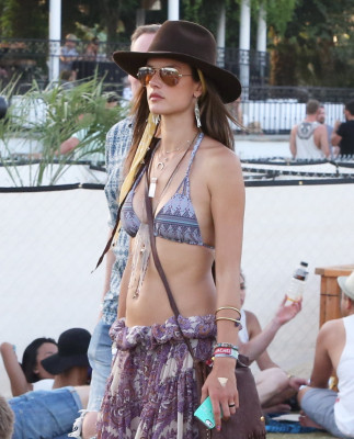 Alessandra Ambrosio pic #693971