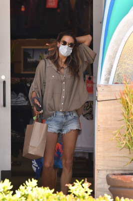 Alessandra Ambrosio pic #1218013