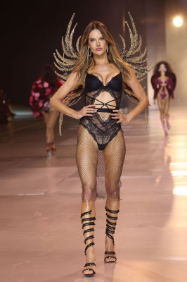 Alessandra Ambrosio pic #1361847