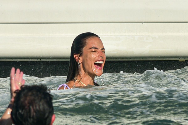 Alessandra Ambrosio pic #1282838