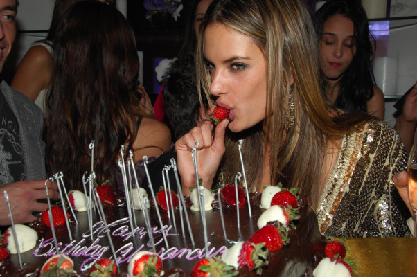 Alessandra Ambrosio pic #570163