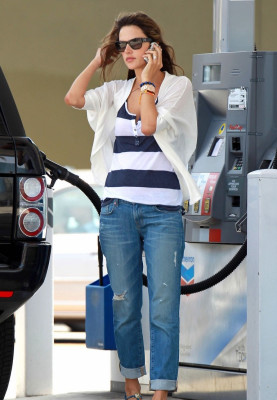 Alessandra Ambrosio pic #502840