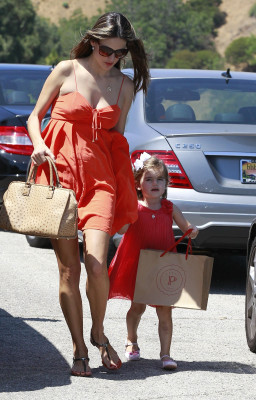 Alessandra Ambrosio pic #498560