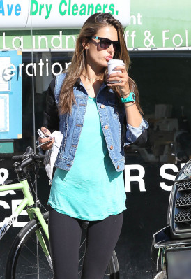 Alessandra Ambrosio pic #545621