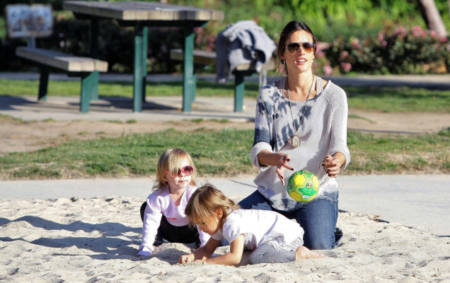 Alessandra Ambrosio pic #455977