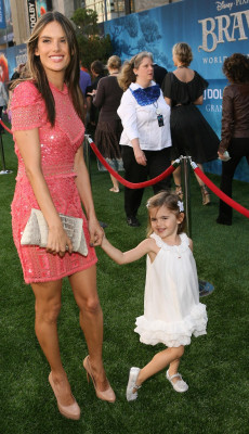 Alessandra Ambrosio pic #501546