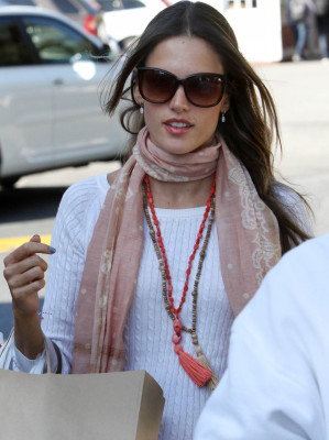 Alessandra Ambrosio pic #442386