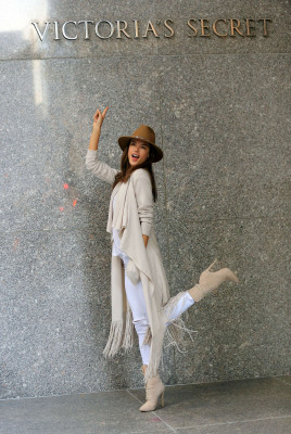 Alessandra Ambrosio pic #812809