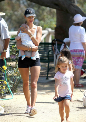 Alessandra Ambrosio pic #528005