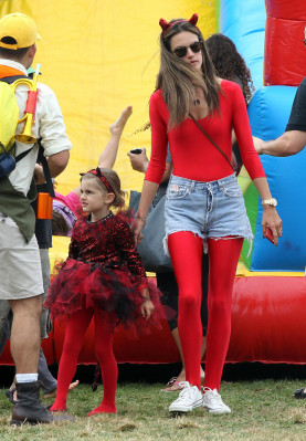 Alessandra Ambrosio pic #644657