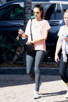 Alessandra Ambrosio pic #1028665