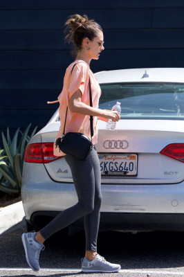 Alessandra Ambrosio pic #1028661