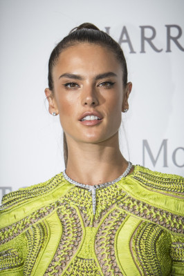 Alessandra Ambrosio pic #800443
