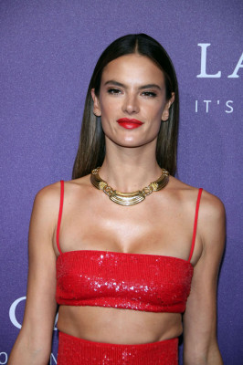 Alessandra Ambrosio pic #1049225