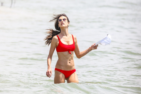 Alessandra Ambrosio pic #993049