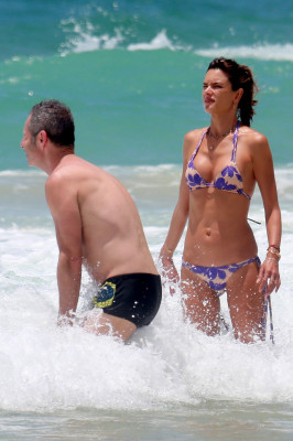 Alessandra Ambrosio pic #903484
