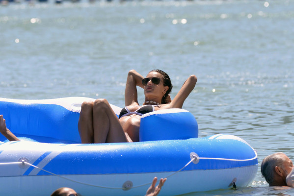 Alessandra Ambrosio pic #996977