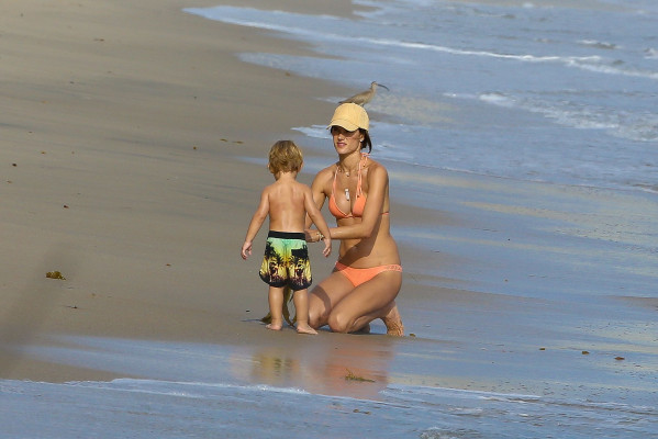 Alessandra Ambrosio pic #722271