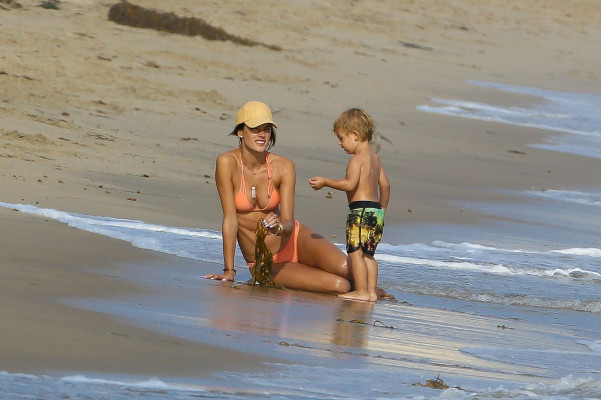 Alessandra Ambrosio pic #722490