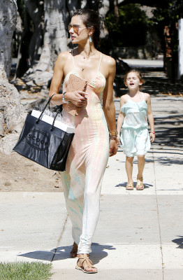 Alessandra Ambrosio pic #752933