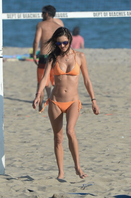Alessandra Ambrosio pic #1057201