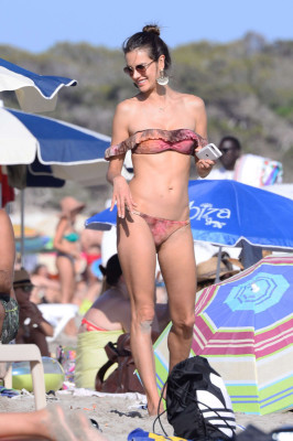 Alessandra Ambrosio pic #863030