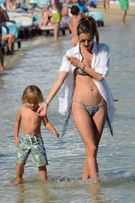 Alessandra Ambrosio pic #863938