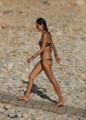Alessandra Ambrosio pic #1050248