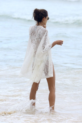 Alessandra Ambrosio pic #998381