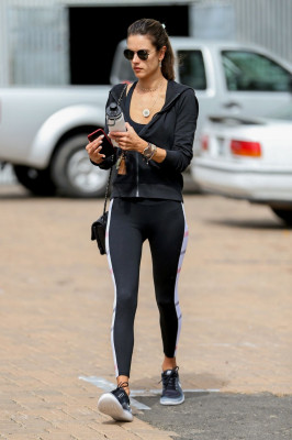 Alessandra Ambrosio pic #1033560