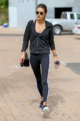 Alessandra Ambrosio pic #1033559