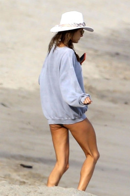 Alessandra Ambrosio pic #1035050