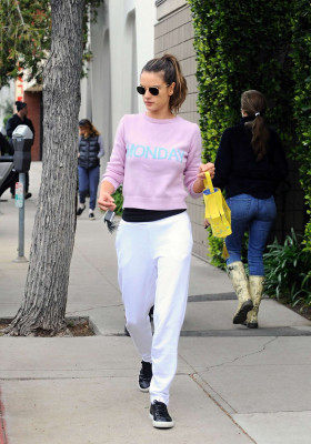 Alessandra Ambrosio pic #913220
