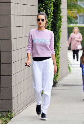 Alessandra Ambrosio pic #913223