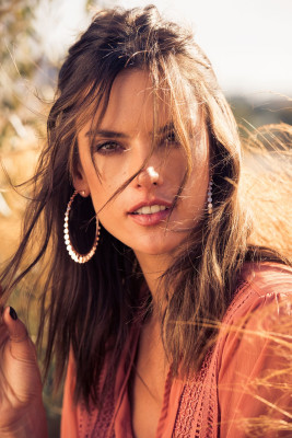 Alessandra Ambrosio pic #890780