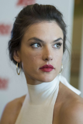 Alessandra Ambrosio pic #939303