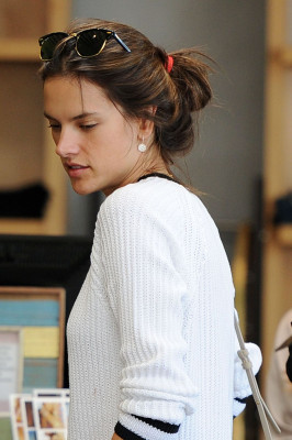 Alessandra Ambrosio pic #685554