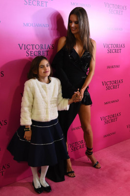 Alessandra Ambrosio pic #982051