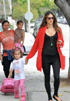 Alessandra Ambrosio pic #500336
