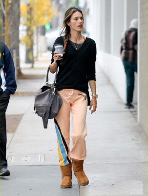 Alessandra Ambrosio pic #561675