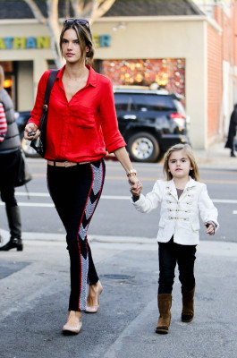 Alessandra Ambrosio pic #561676