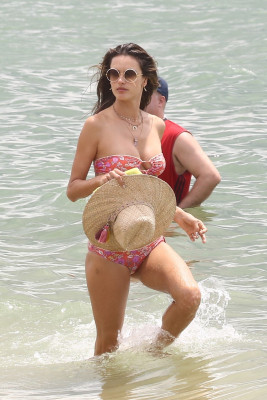 Alessandra Ambrosio pic #994847