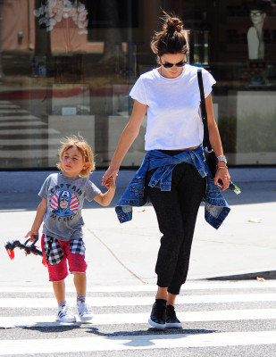 Alessandra Ambrosio pic #857860