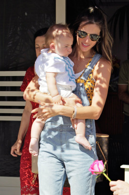 Alessandra Ambrosio pic #594905