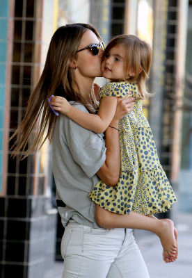 Alessandra Ambrosio pic #570523