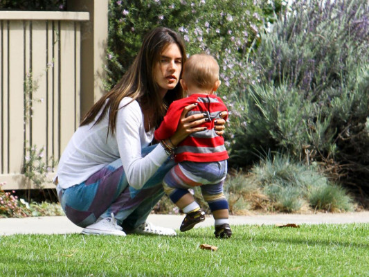 Alessandra Ambrosio pic #590462
