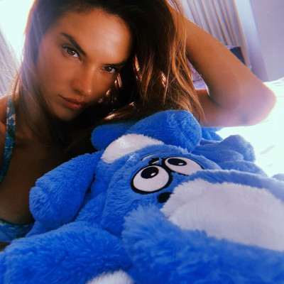 Alessandra Ambrosio pic #1262190