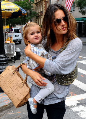 Alessandra Ambrosio pic #318003